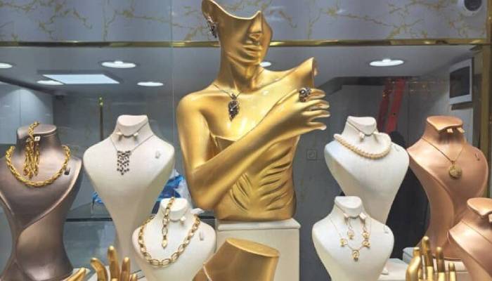 مونتاژ مانکن طلافروشی
