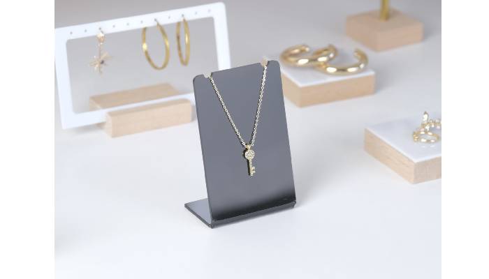 چگونه مانکن مناسب جواهرات را انتخاب کنیم؟